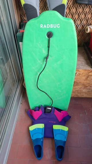 Bodyboard Radbug + traje neopreno + aletas
