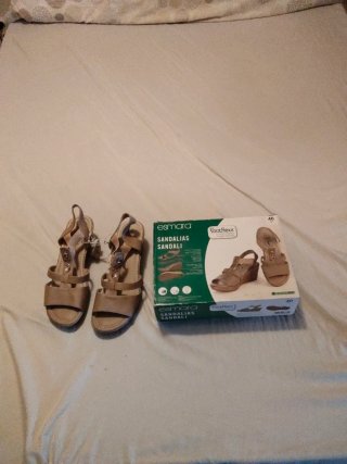 Sandalias esmara talla 40