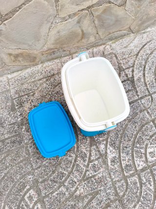 Nevera azul para playa