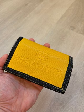 Cartera Billabong Velcro Amarilla