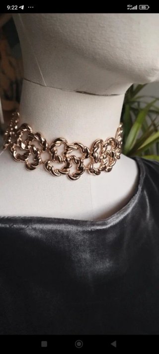 Collana girocollo dorata a maglie