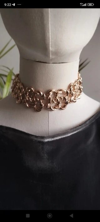 Collana girocollo dorata a maglie