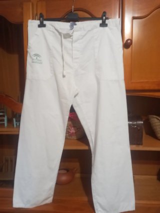 Pantalón Consejería de Saludtalla 46 solo 2 euros
