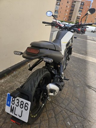 Benelli Leoncino 125 - 7.500 km