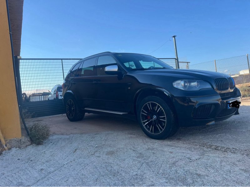 BMW X5 2010 - foto 1