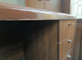 Escritorio grande de madera
