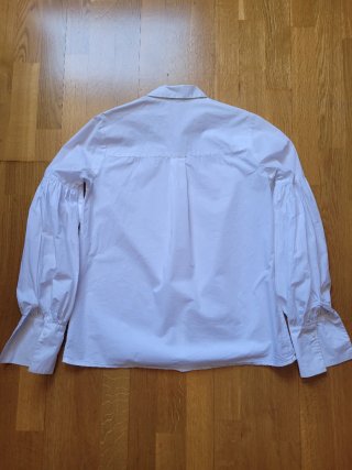 Camisa blanca Zara manga abullonada
