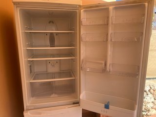 Frigorífico blanco funcional