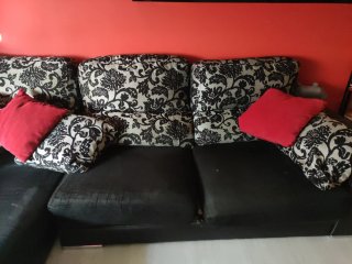 Sofá modular negro y estampado plata.3m.URGE.