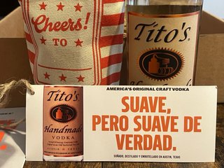 Pack Exclusivo Tito’s Handmade Vodka