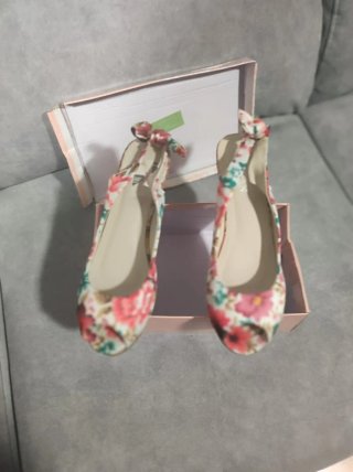 Zapatos de cuña beige