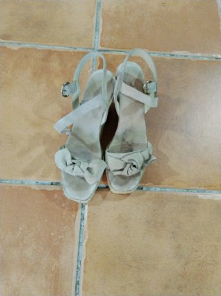 Sandalias Beige con Lazo