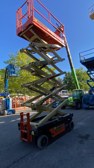 PLATAFORMA ELEVADORA TIJERA 14 METROS