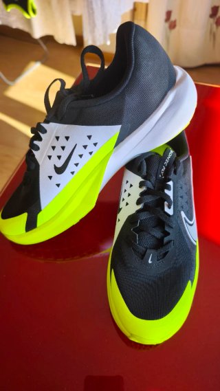 Zapatillas Nike Negras y Amarillas