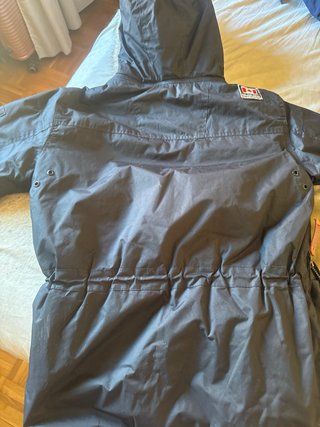 Abrigo Canadian Peak Negro con Bandera