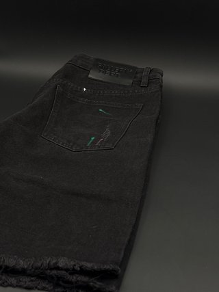 Bermuda uomo nero con schizzi multicolore