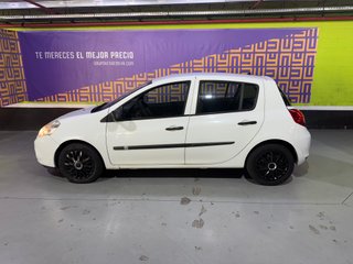 Renault Clio 1.5 dCi 75cv | Distribución nueva