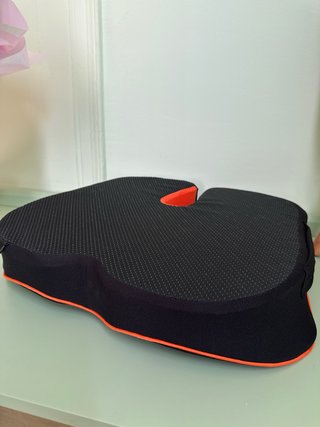 Cojín Ortopédico Negro y Naranja