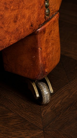 Conjunto Sofá y Butacas Piel Chester vintage