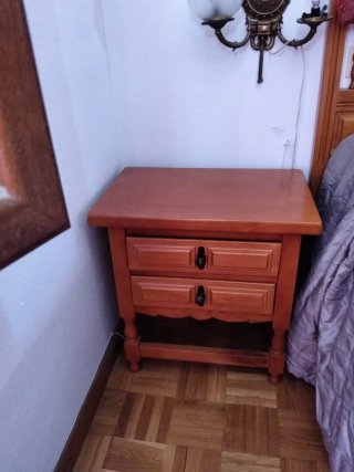 Cama completa de madera,con mesillas , sinfonier