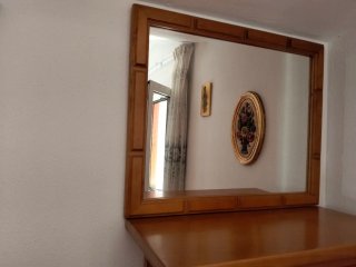 Cama completa de madera,con mesillas , sinfonier