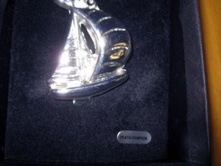 Llavero Velero. Plata chapada. Estuche regalo.