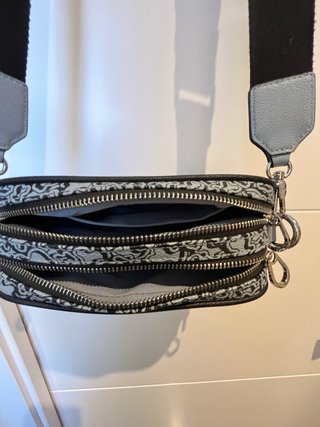 BOLSO TOUS Azul claro con logo oso estampado