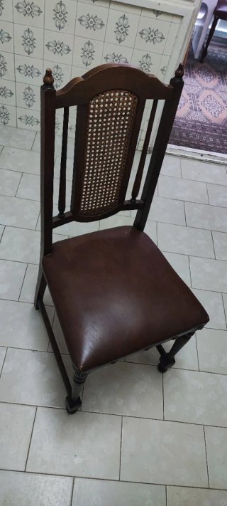4 Sillas Antiguas Madera y Piel