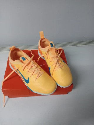 Deportivas Nike talla 34 multitaco