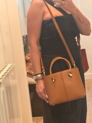 Bolso marrón con nudos