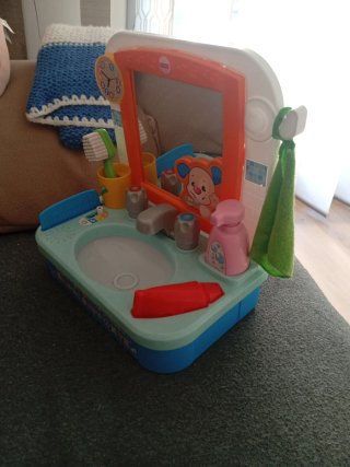 Lavabo de juguete Fisher-Price.  Con sonido