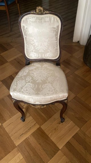 Silla de comedor tapizada estilo Luis XV