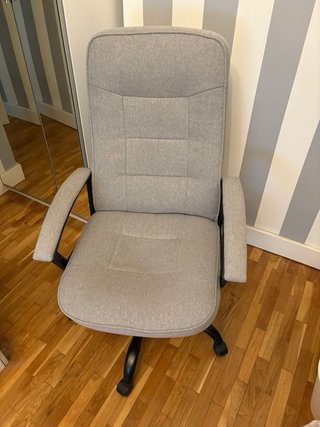Silla de oficina gris tela