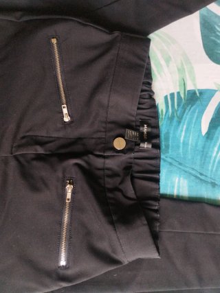Pantalón negro Mango Talla 36