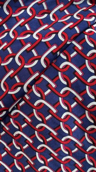 Jersey viscosa con cadena azul