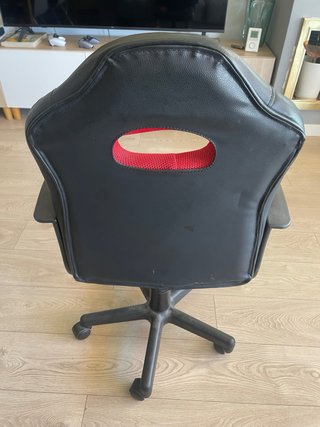 Silla de escritorio negra y roja