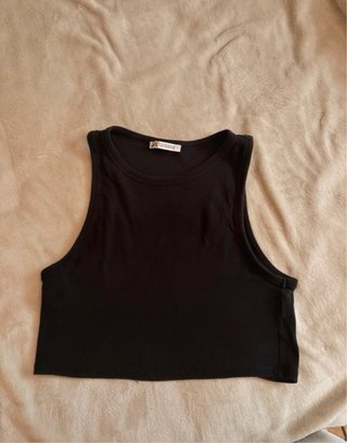 Crop top negro básico