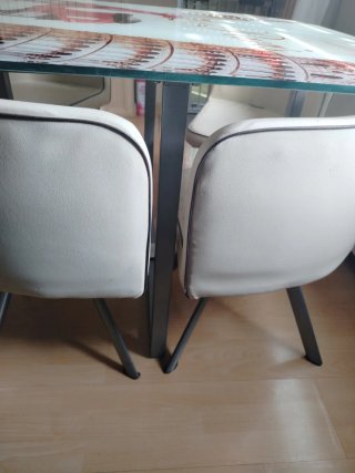Mesa vidrio templado y 4 sillones polipiel