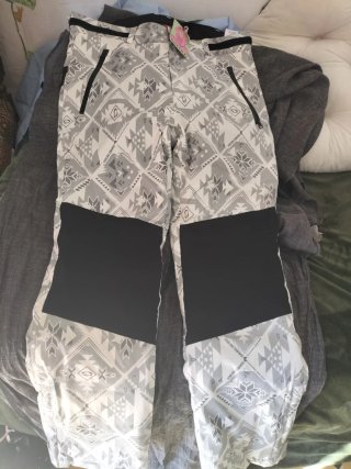 Pantalones de esquí grises y blancos