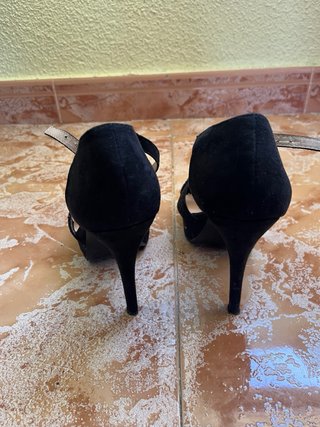 Tacones negros con brillos