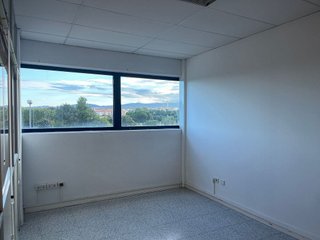 Oficina en alquiler en Mas Xirgu en Girona