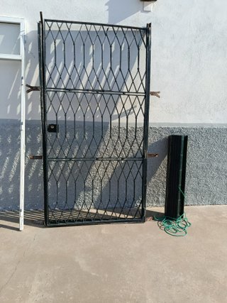 Reja de seguridad metálica
