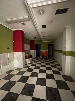 Local comercial en venta en Avda de Madrid - Pº de la Estación en Jaén