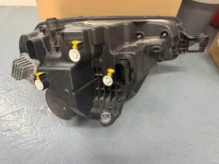 FARO DELANTERO IZQUIERDO SKODA KAROQ 2020-22