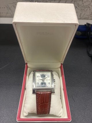 Reloj Pulsar Hombre Caja Plateada Correa Marrón