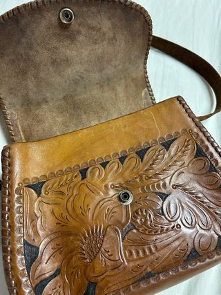 Bolso de piel genuina con flores