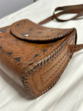 Bolso de piel genuina con flores