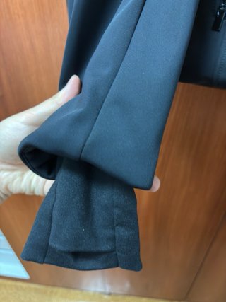 Chaqueta Oysho Negra con Capucha