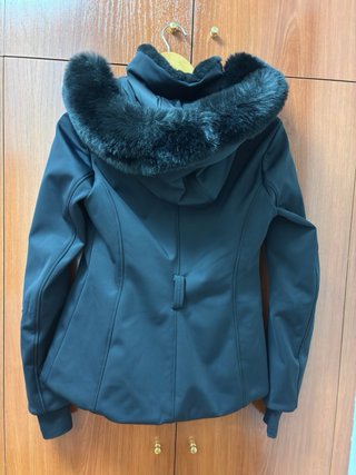 Chaqueta Oysho Negra con Capucha