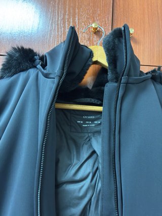 Chaqueta Oysho Negra con Capucha